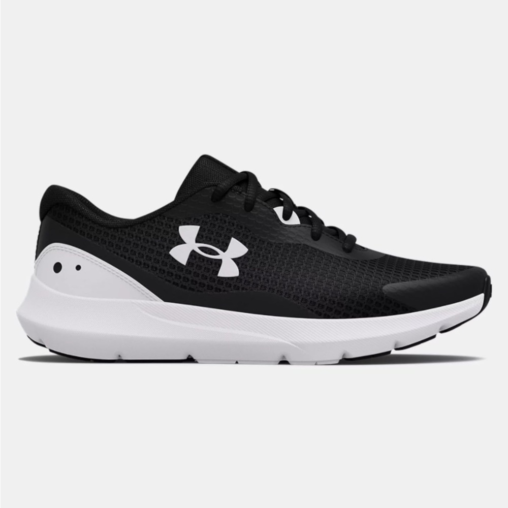 The women's running trainers' cushioned EVA midsole. NWOT size 7